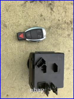 08-14 Mercedes W204 C250 C350 Ignition Control Module Node With Key A2079057201