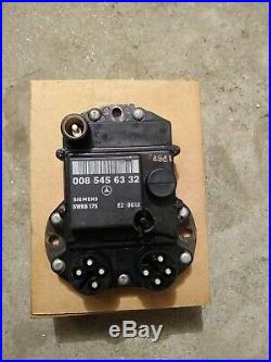 Mercedes W124 260E ignition control module 0085456332